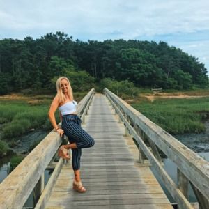 Meet your Posher, Kayla